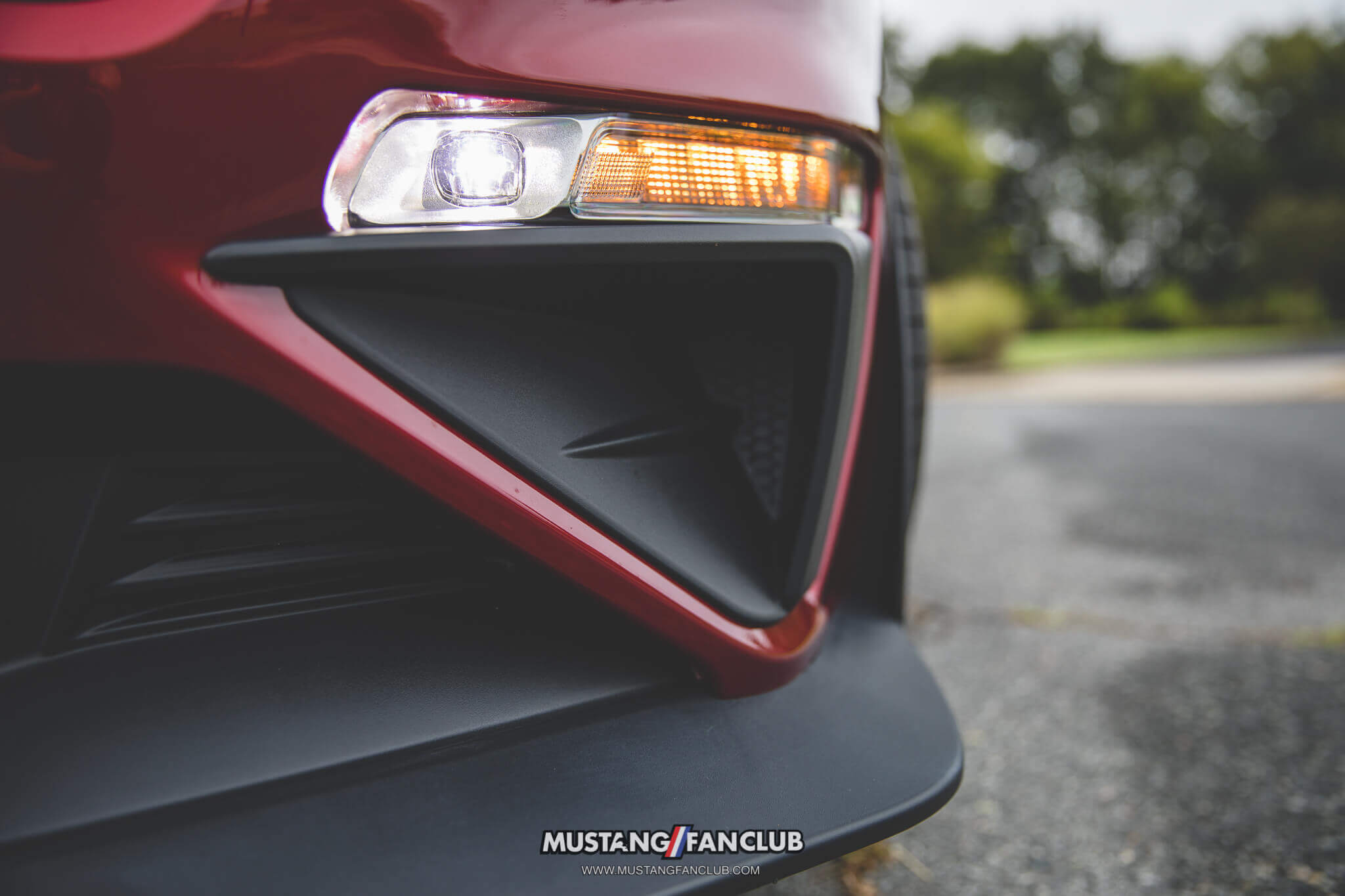 ROUSH Aero Corner Pockets